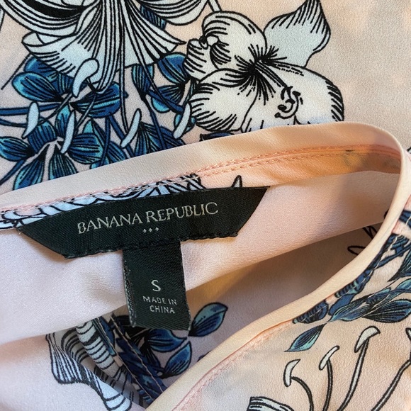 Small Banana Republic Pink & Blue Floral Blouse - Picture 3 of 3